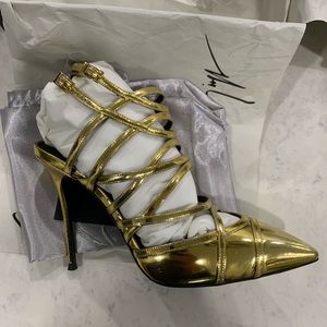 NWT Giuseppe Zanotti Gold Strap Heels